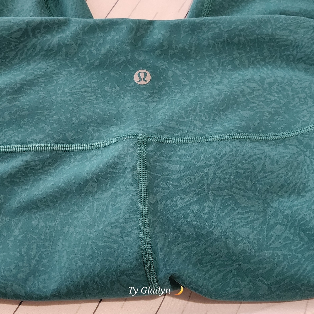 Lululemon Teal Patterned Workout Leggings